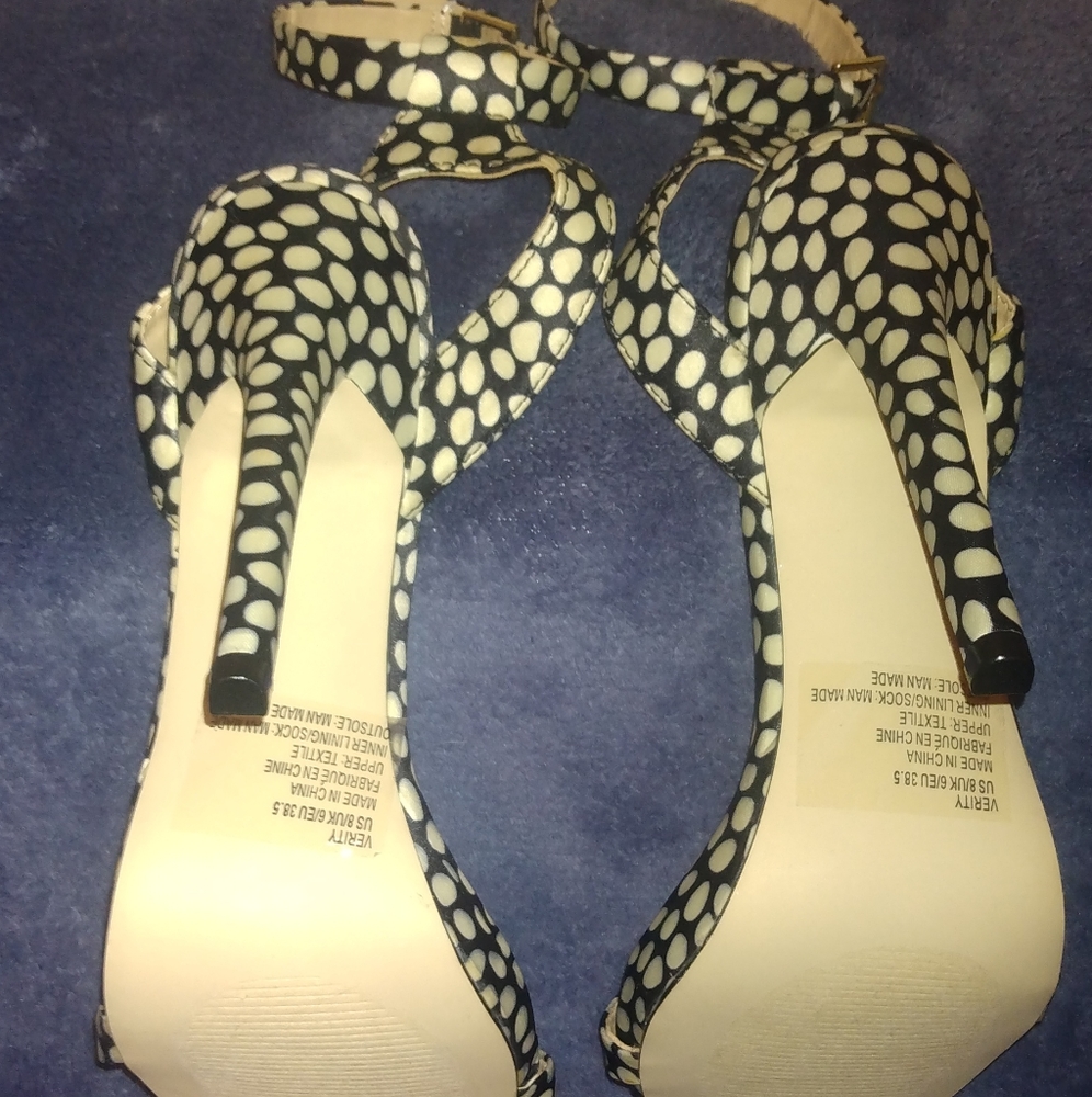 High Heels - Picture 3 of 4